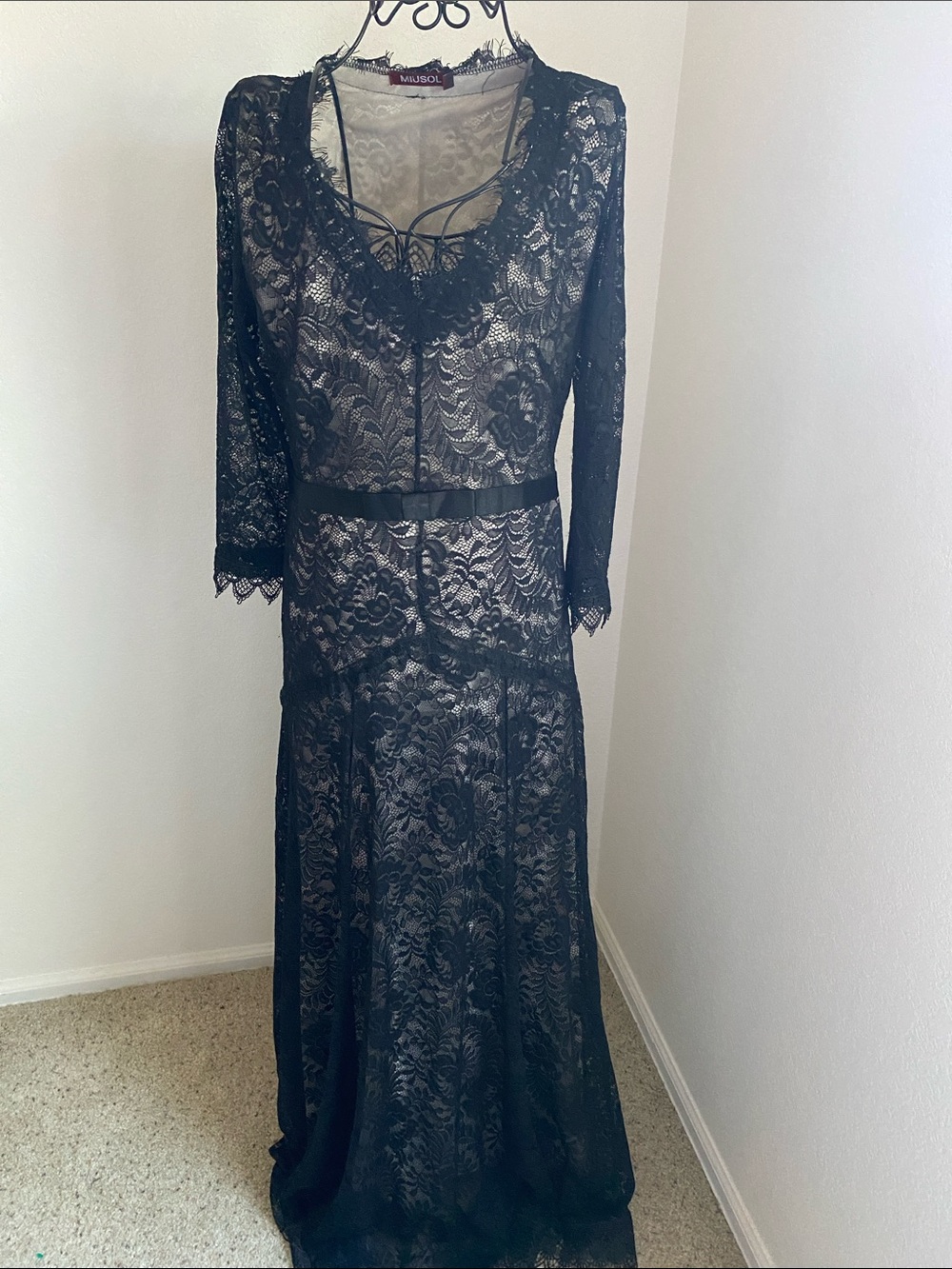 Miusol Black Lace Long Sleeve Maxi Dress